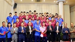 Lãnh đạo LĐBĐ Việt Nam chúc các đội tuyển bóng đá đổi màu huy chương SEA Games 